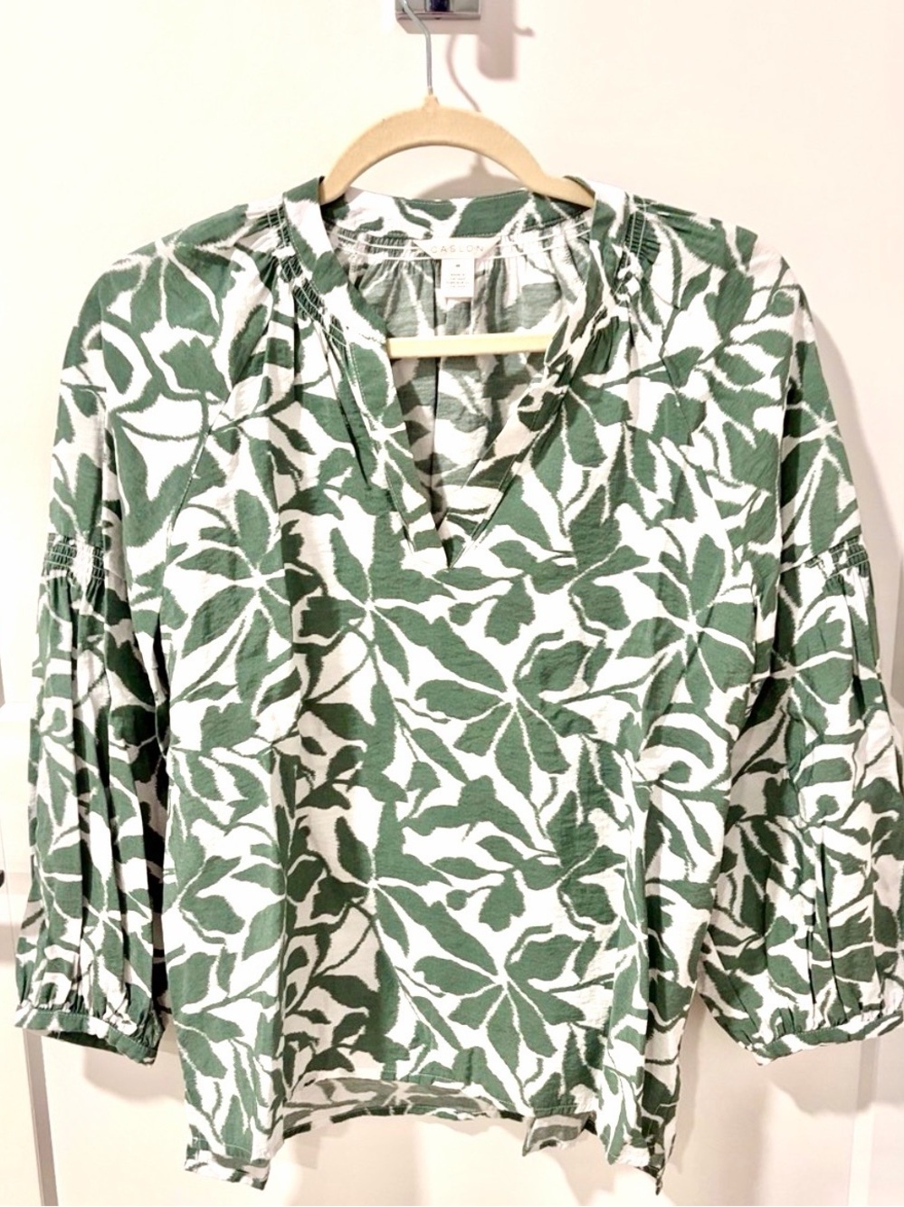 Caslon Green and White Botanical V-Neck Blouse